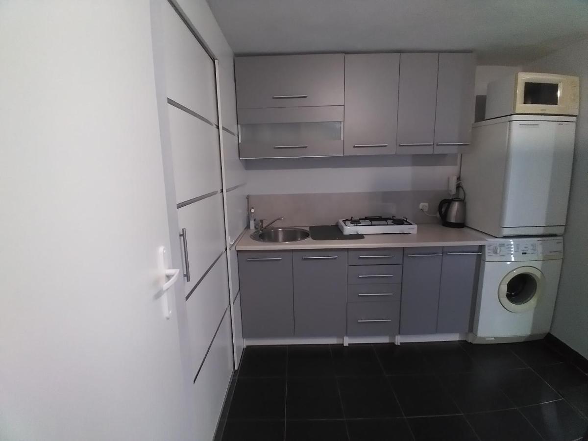 Pokoje Goscinne U Oksany Łagów Exterior foto